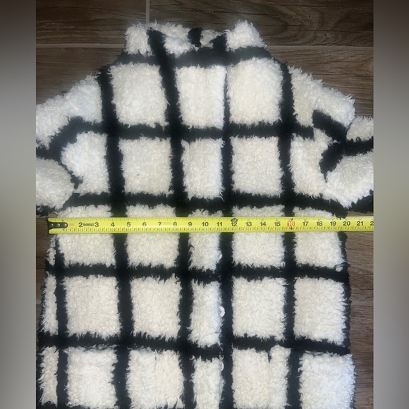 Reformation Bromley plaid cream and black coat - Picture 7 of 9